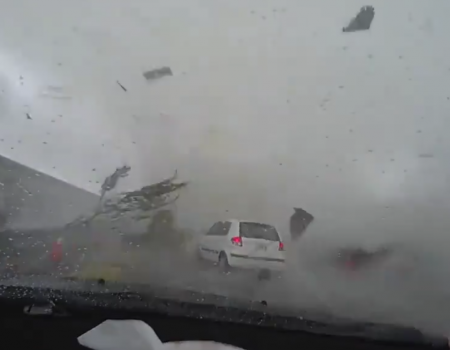 Virales Video „Tornado reißt Auto mit“