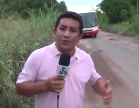 Virales Video „Bus fährt ganz knapp an diesem Mann vorbei“