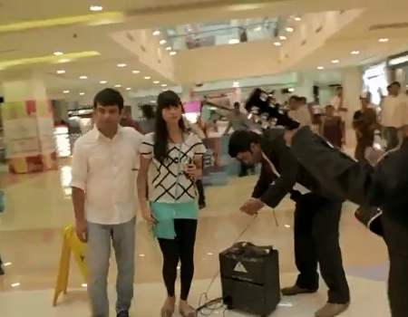 Virales Video „Schöner Heiratsantrag im Einkaufszentrum“