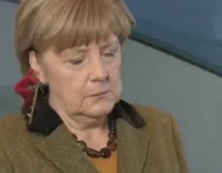 Virales Video „Merkelpilot, Angela Merkel als Roboter“