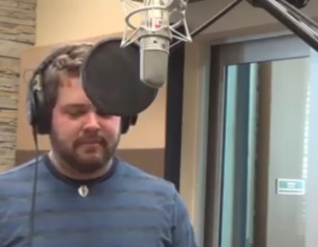 Virales Video „Mann singt Song mit Stimmen von 21 verschiedenen Pixar-Charakteren“