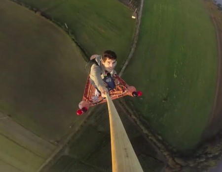 Virales Video „Mann in schwindelerregender Höhe mit einem Selfiestab“