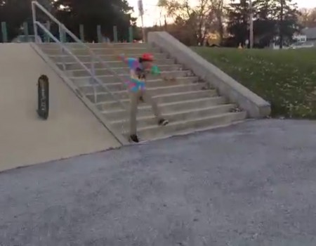 Virales Video „Glück im Unglück – statt Skateboard einfach den Arsch verwenden“