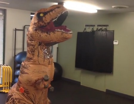 Virales Video „T-Rex geht ins Fitnessstudio“ erreicht mehr als 271.000 Klicks