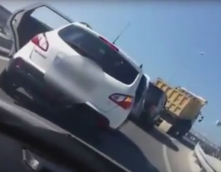 Virales Video „LKW blockiert Autobahneinfahrt und fährt weg“