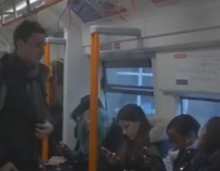Virales Video „Sitzplatz im Zug bekommen“