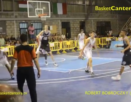 Virales Video „Slenderman spielt Basketball“