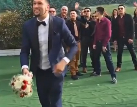 Virales Video „Bräutigam wirft Brautstrauß“
