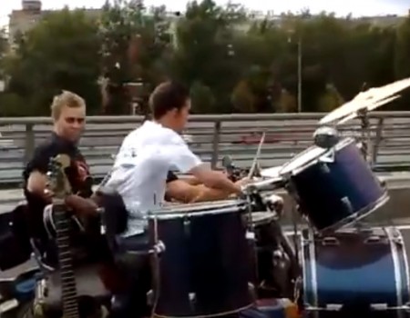 Virales Video „Mobile Band auf der Autobahn“