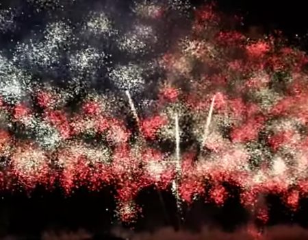 Virales Video „Die amerikanische Flagge als Kunstwerk im Feuerwerk in Baltimore von «Grucci’s Fireworks»“