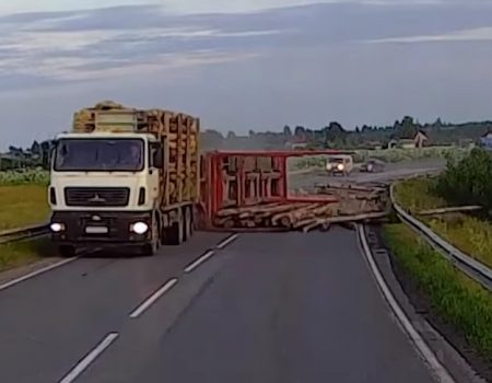 Virales Video „Herannahendes Verkehrsunglück versetzt russischen Autofahrer in Schockstarre“