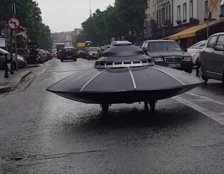 Virales Video „Ufo ohne Verkehrszulassung in Gorey Wexford in Irland ruft die Polizei auf den Plan“