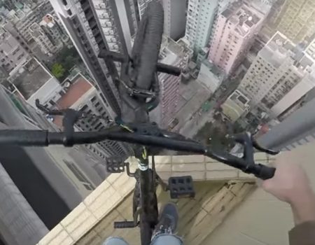 Virales Video „Desperado Olegcricket auf einem BMX-Fahrrad nur Millimeter von einem Absturz entfernt“