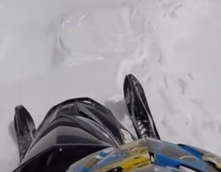 Virales Video „Die bittere Folge wenn man auf ungesicherten Strecken mit dem Schneemobil unterwegs ist“