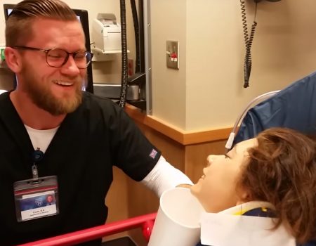 Virales Video „Liebesgeständnis an einen Arzthelfer während einer Anästhesie“