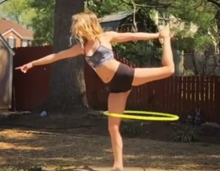 Virales Video „Mädchen begeistert Netzgemeinde mit routinierten Hula-Hoop-Übungen im Garten“