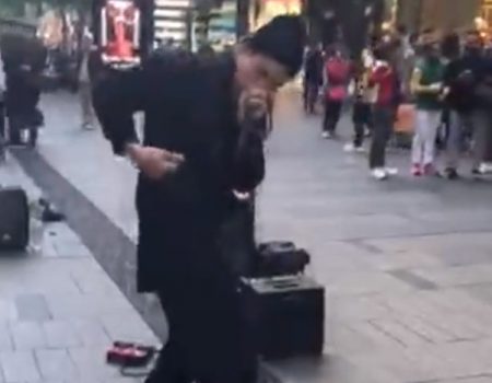 Virales Video „Solokünstler auf den Straßen von Sydney, Australien mit einmaligen Sound-Effekten“