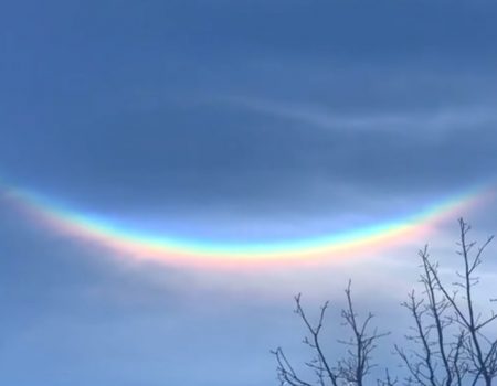 Virales Video „Ein seltenes Regenbogen-Phänomen in der Nähe von Buffalo im US-Bundesstaat New York gesichtet“