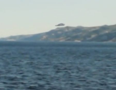 Virales Video „Tieffliegendes Ufo über dem Adriatischen Meer von Touristen mit dem Smartphone gefilmt und ins Netz gestellt“