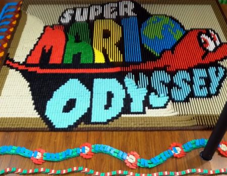 Virales Video „Kreativer Super Mario-Fan baut Domino-Kunstwerke aus insgesamt 148.777 Dominosteinen“