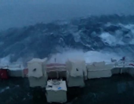 Virales Video „Wenn du dich jemals gefragt hast wie sich ein Sturm auf dem Meer anfühlt, solltest du dir dieses kurze Video ansehen“