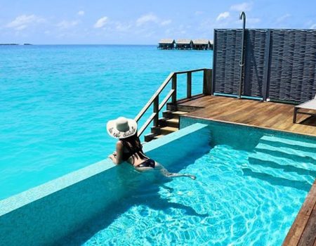 Virales Video „So sieht eine der schönsten Luxus-Wasserbungalows auf den Malediven direkt mit Meer-Zugang von innen und außen aus“