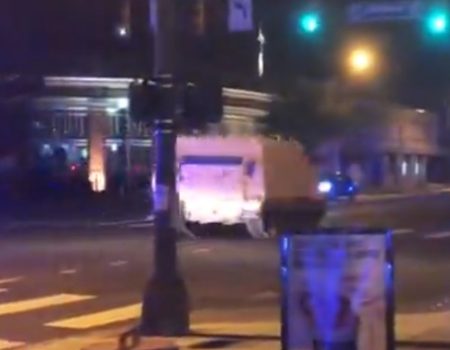 Virales Video „Jemand hat in Richmond, Virginia, USA auf offener Straße einen Panzer gestohlen und wurde dabei von einem Passanten gefilmt“